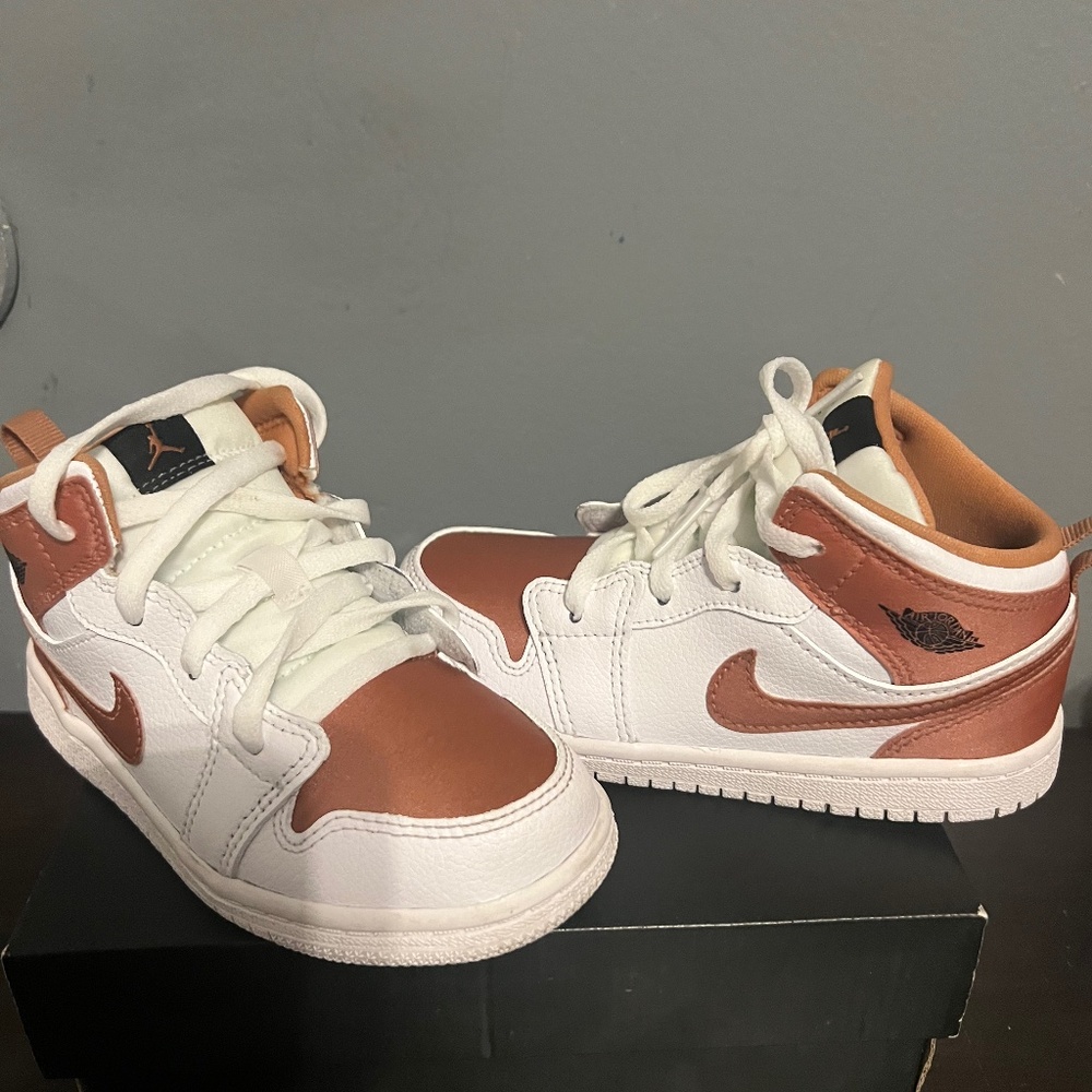 Toddler sneakers